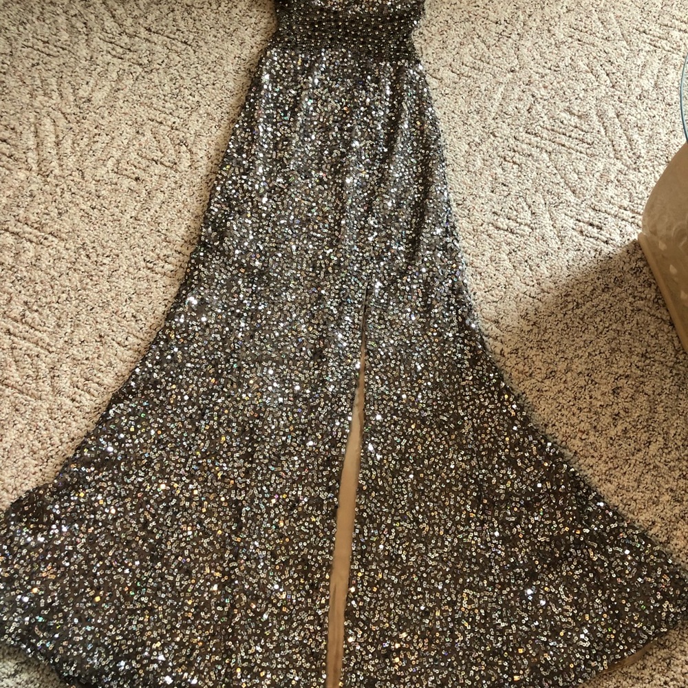 PROM DRESS - Picture 3 of 4